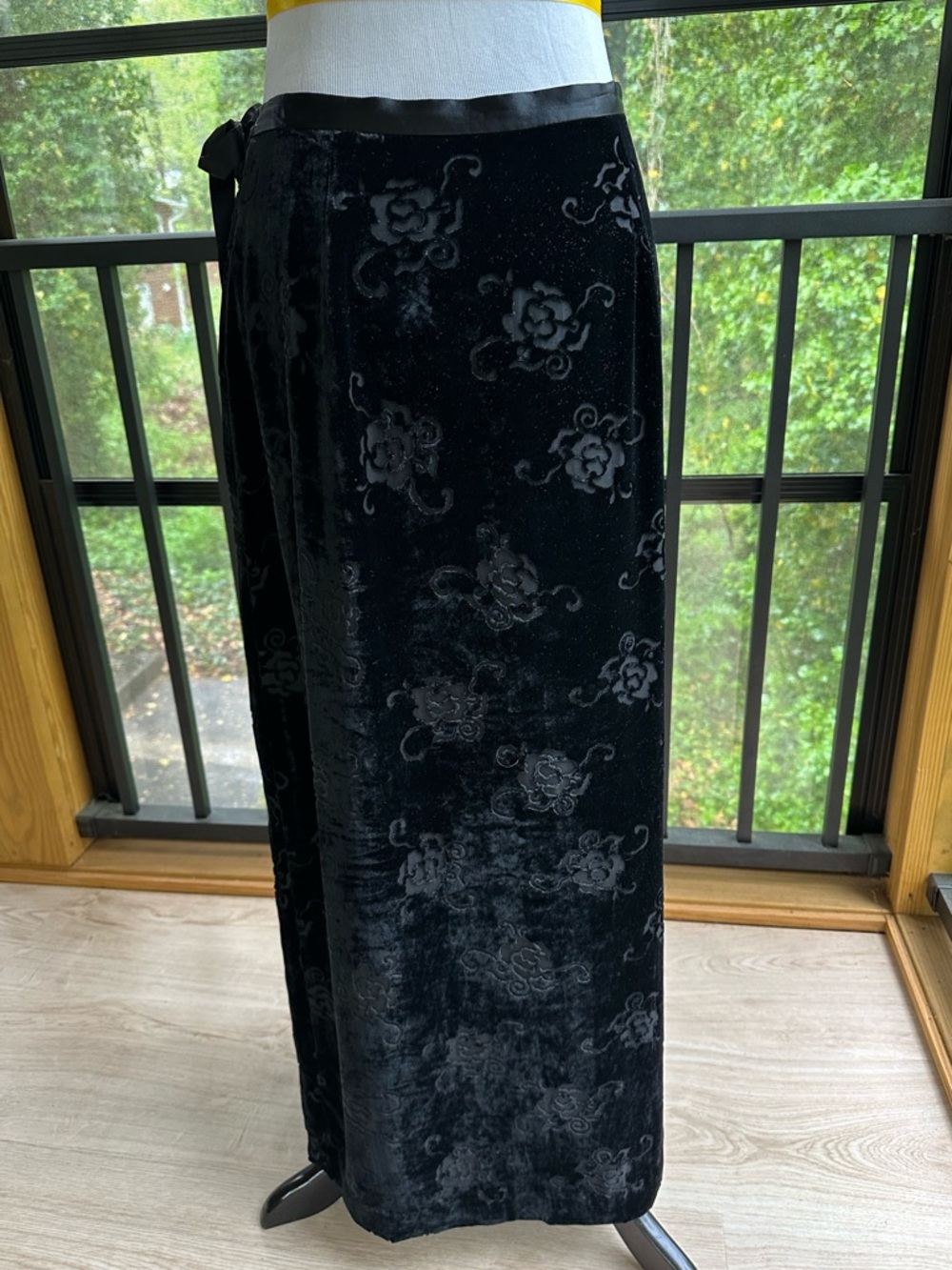 Gap Velvet Burnout Floral Maxi Wrap Skirt 90s Y2K BohoLuxe Whimsigoth Witchy ~ 8 - Picture 9 of 15